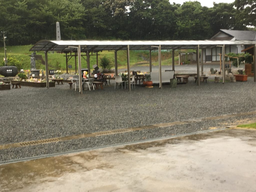 本日の霊園の様子